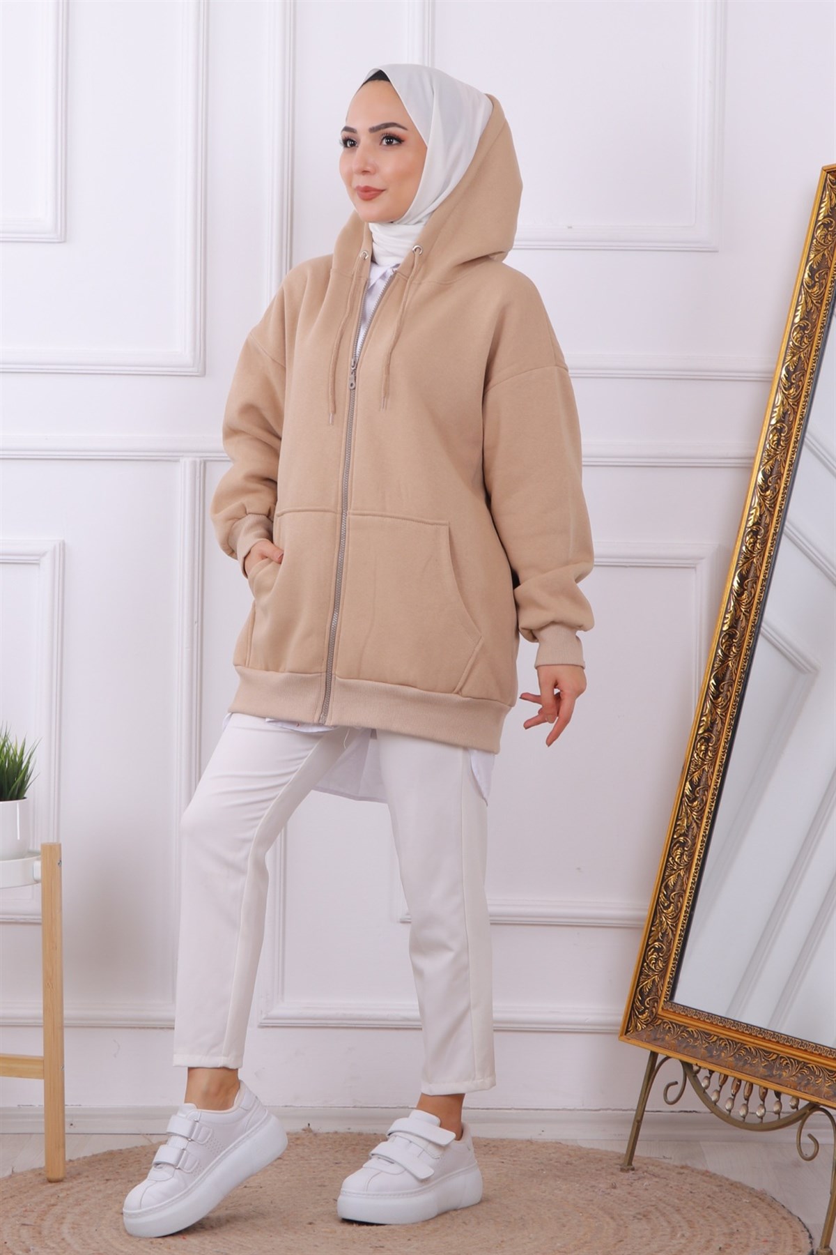 İçi Şardonlu Kapşonlu Fermuarlı Sweat 