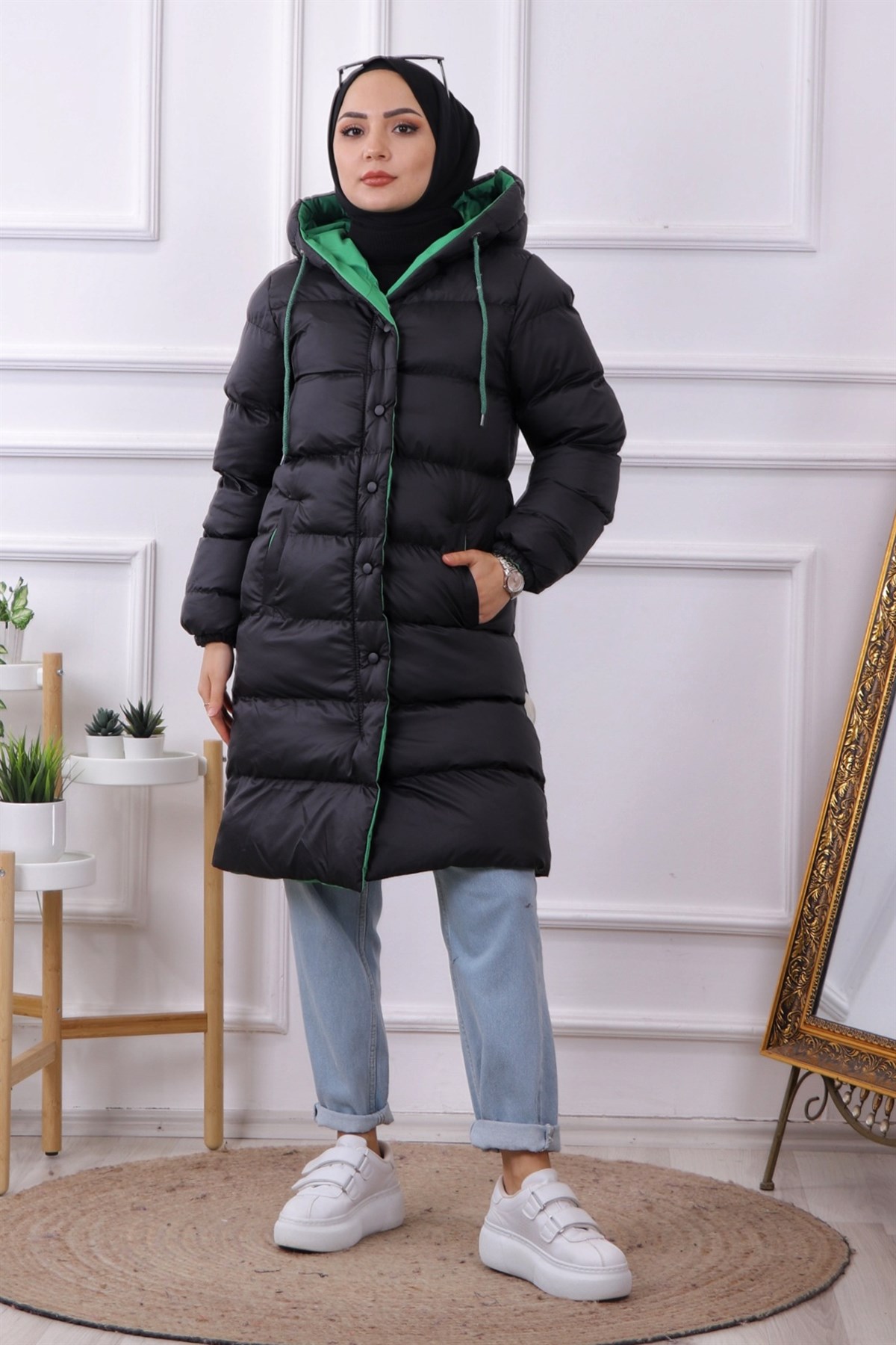 İçi Yeşil Detaylı Şişme Mont