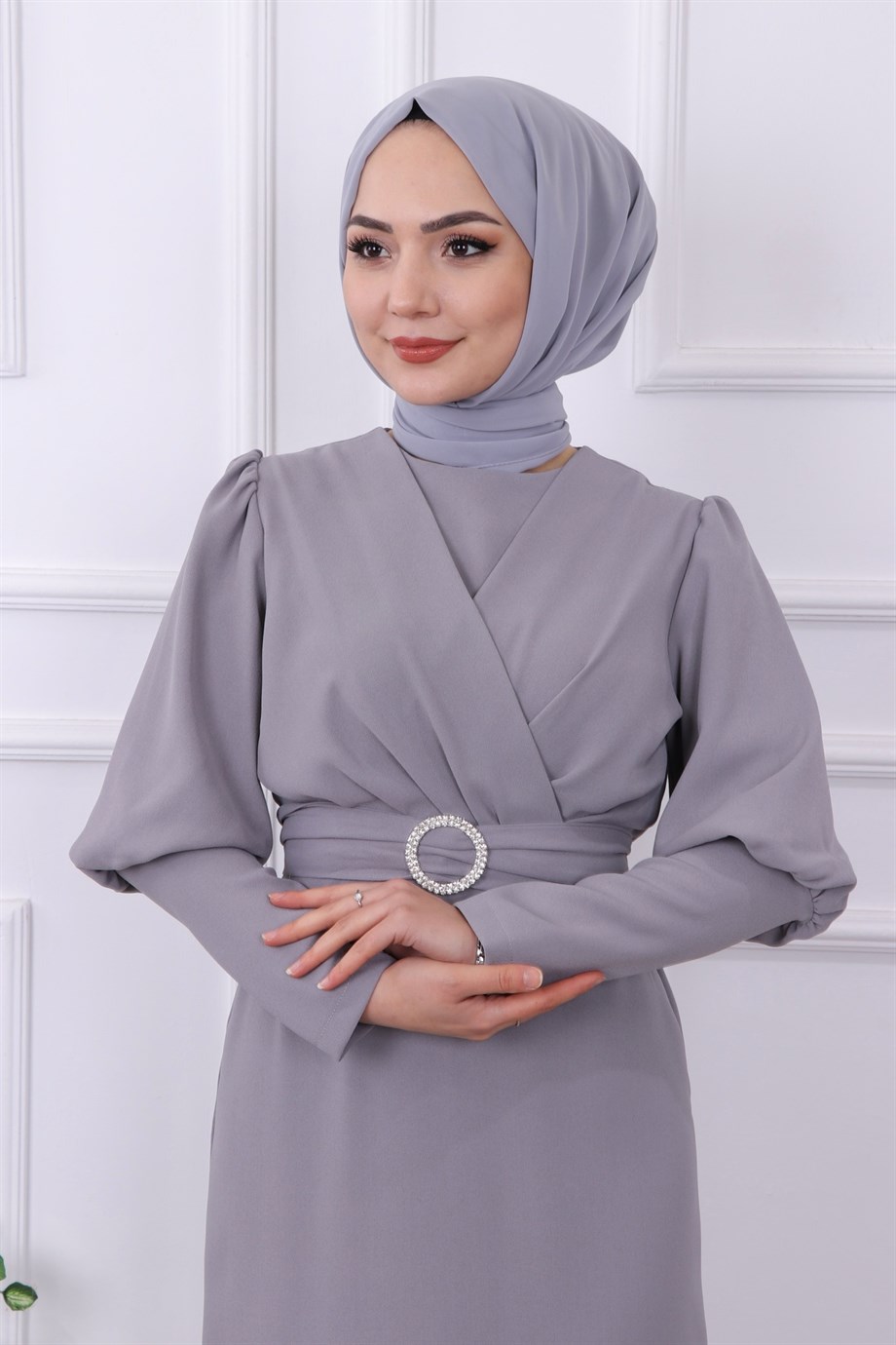Kemeri Tokalı Elbise Gri