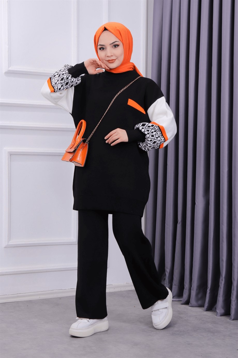 Kolu Desenli Takım Siyah