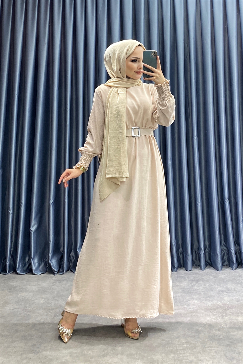 Kolu Taşlı Elbise Bej