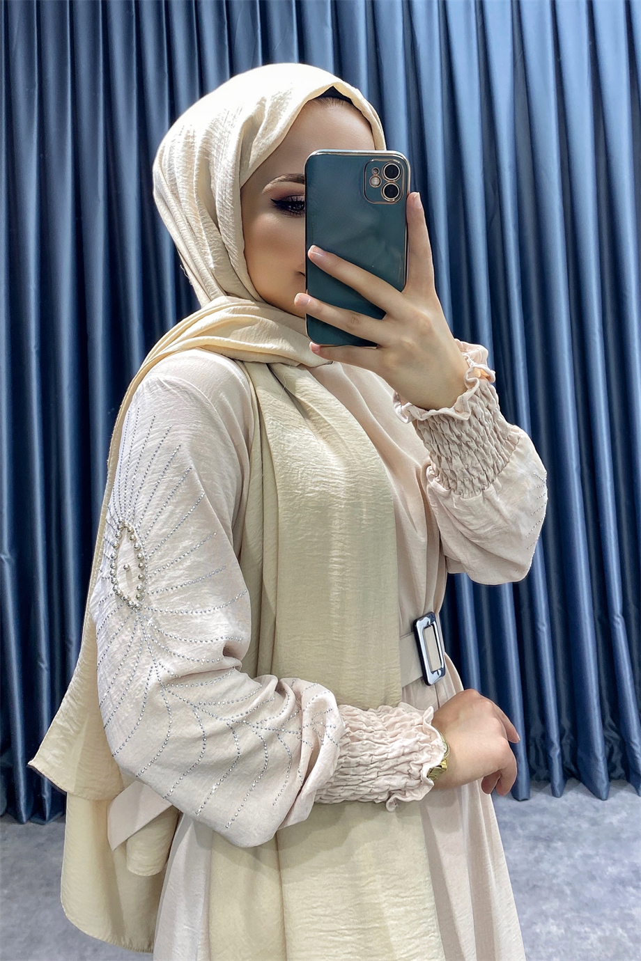 Kolu Taşlı Elbise Bej