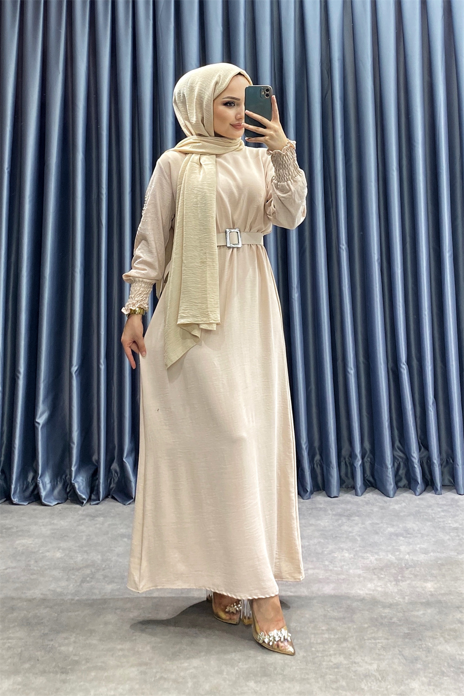 Kolu Taşlı Elbise Bej