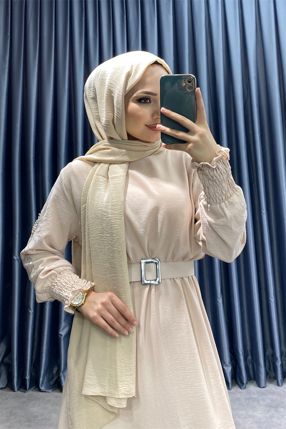 Kolu Taşlı Elbise Bej