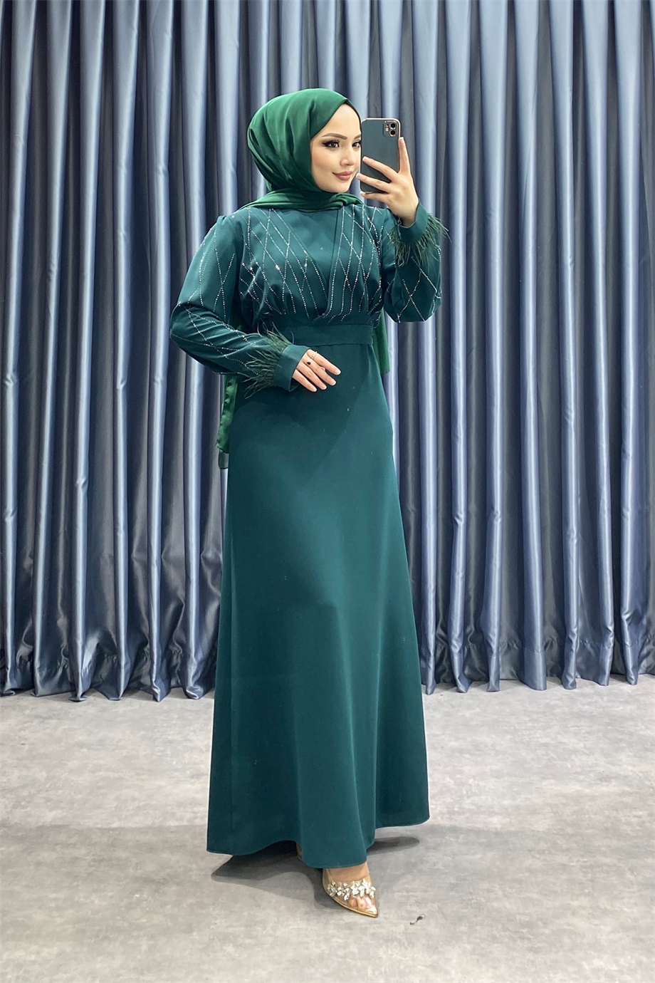 Kolu Tüylü Ve Taşlı Elbise Yeşil