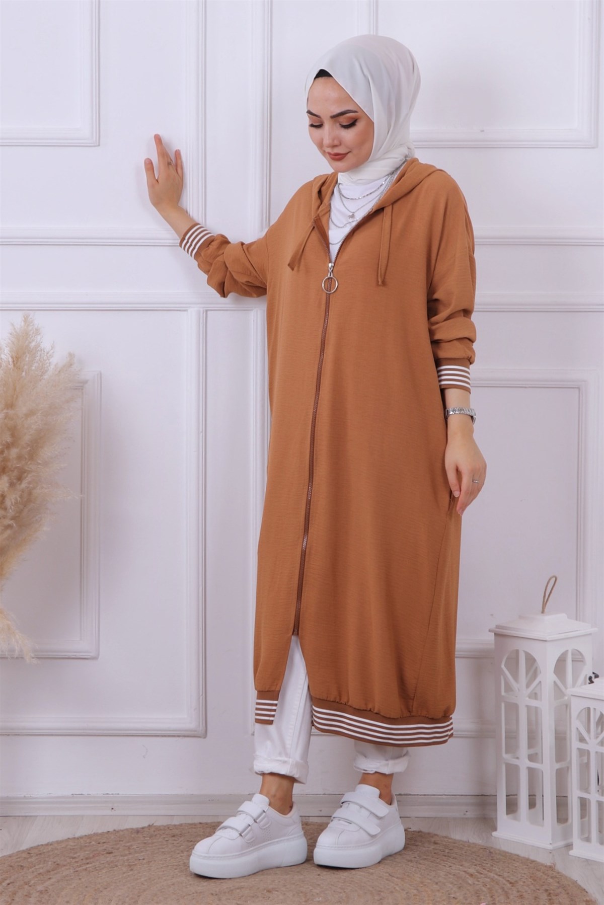 Kolu Ve Altı Ribanali Fermuarlı Kap 