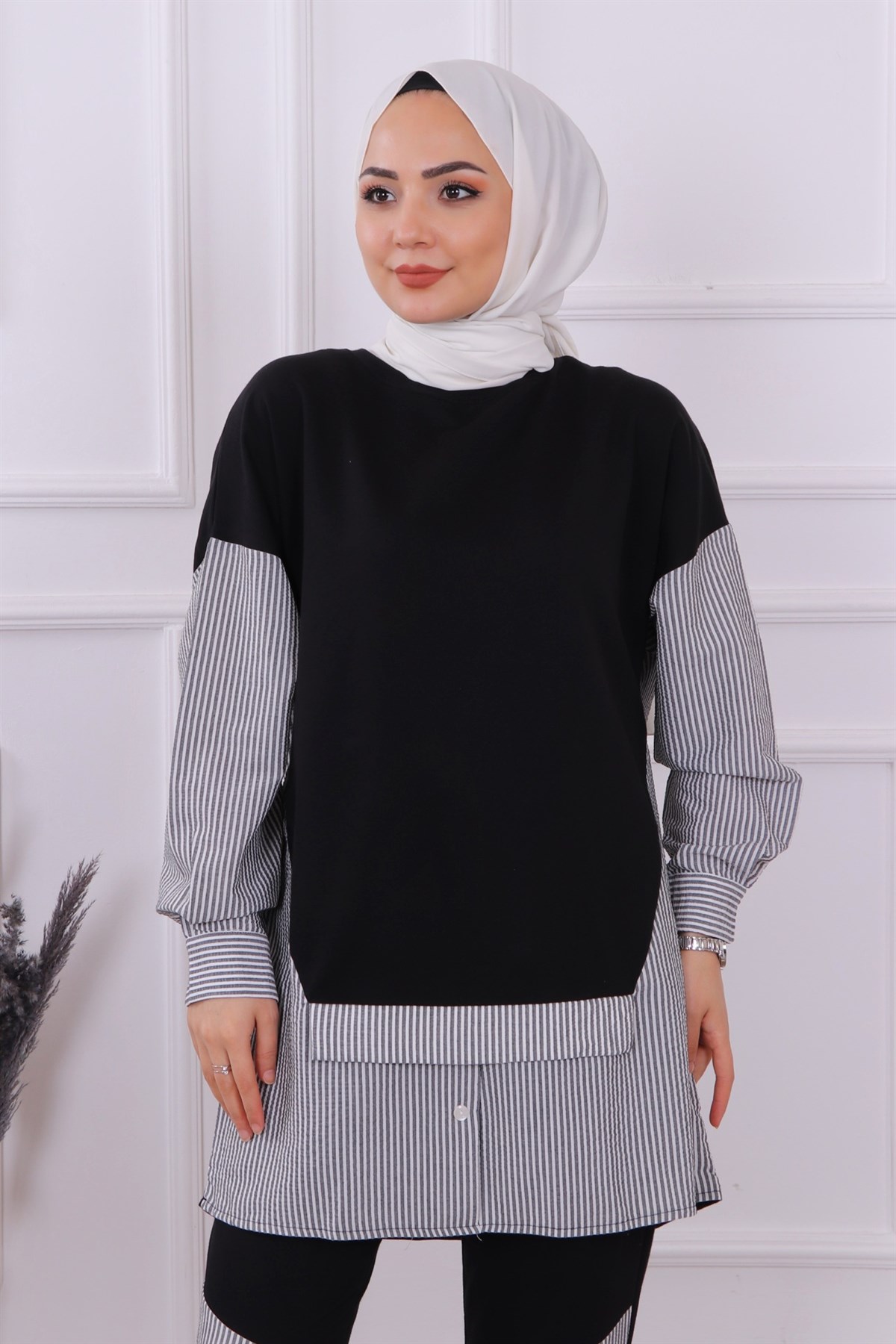Kolu Ve Pantolonu Çizgi Detaylı Takım Siyah