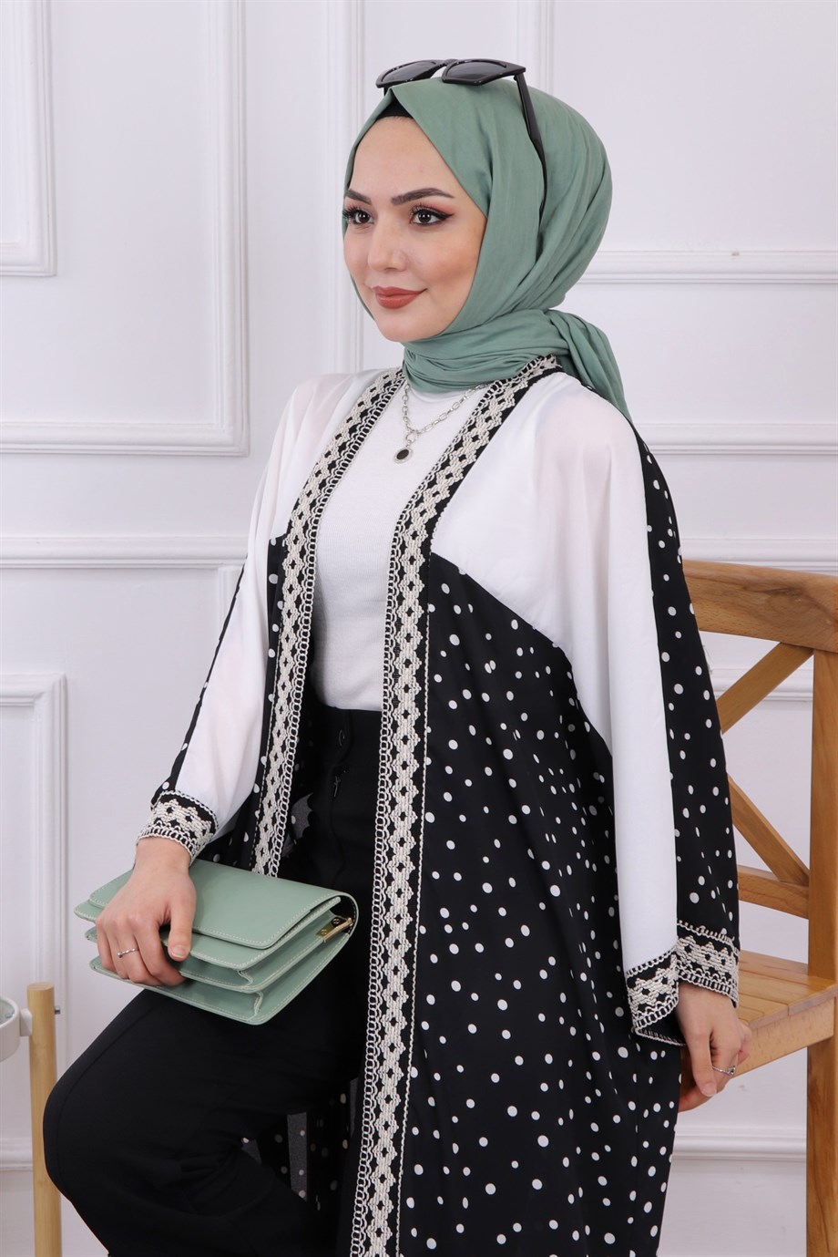 Manşet Yaka Dantel Detaylı Kimono