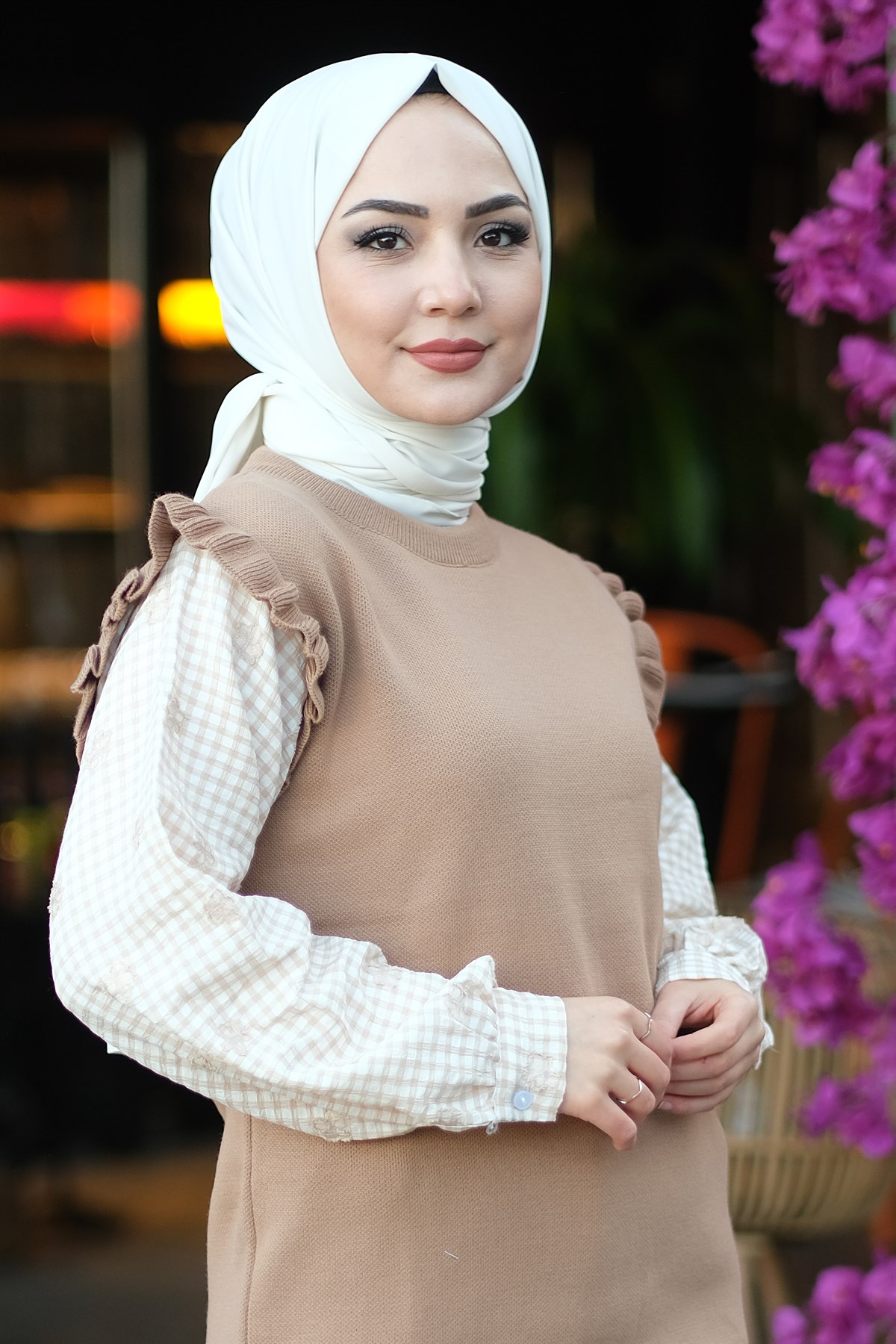 Omuzları Fırfırlı Kolları Kumas Tunik