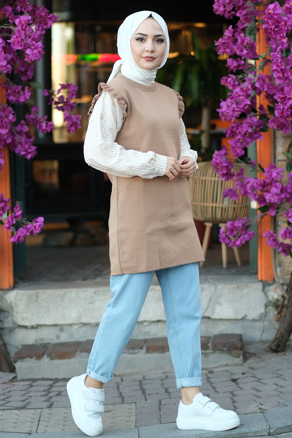 Omuzları Fırfırlı Kolları Kumas Tunik