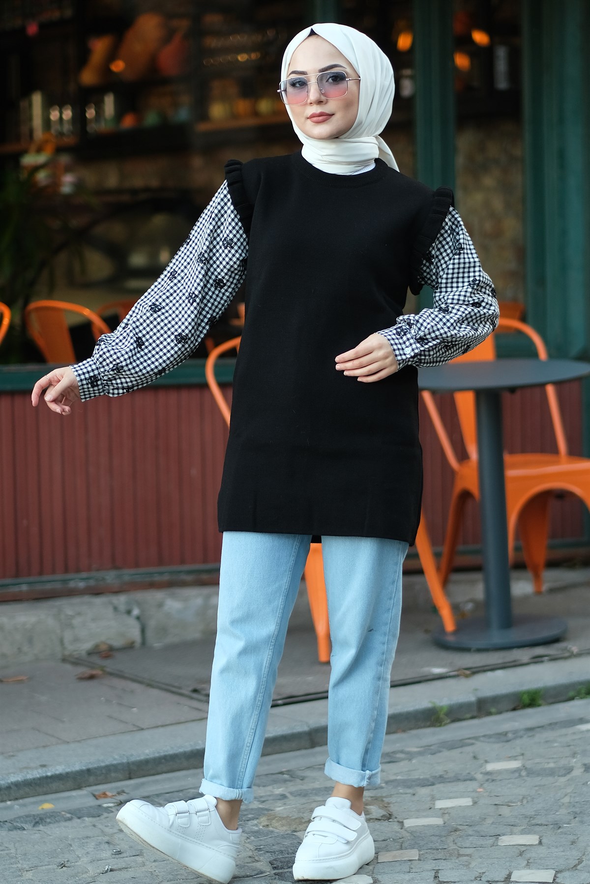 Omuzları Fırfırlı Kolları Kumas Tunik Siyah