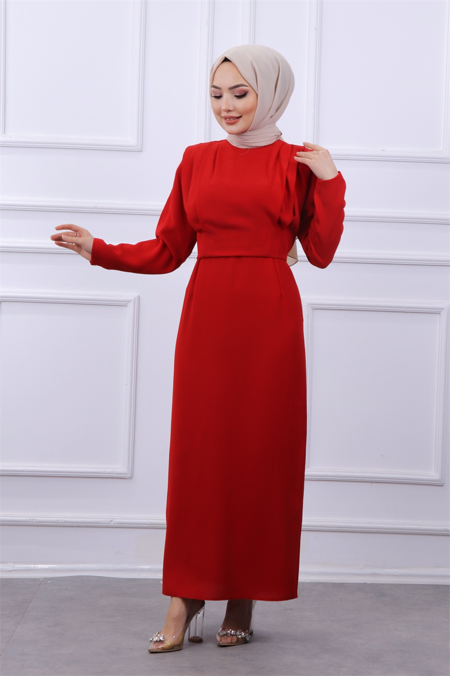 Omuzları Vatkalı Elbise Kırmızı