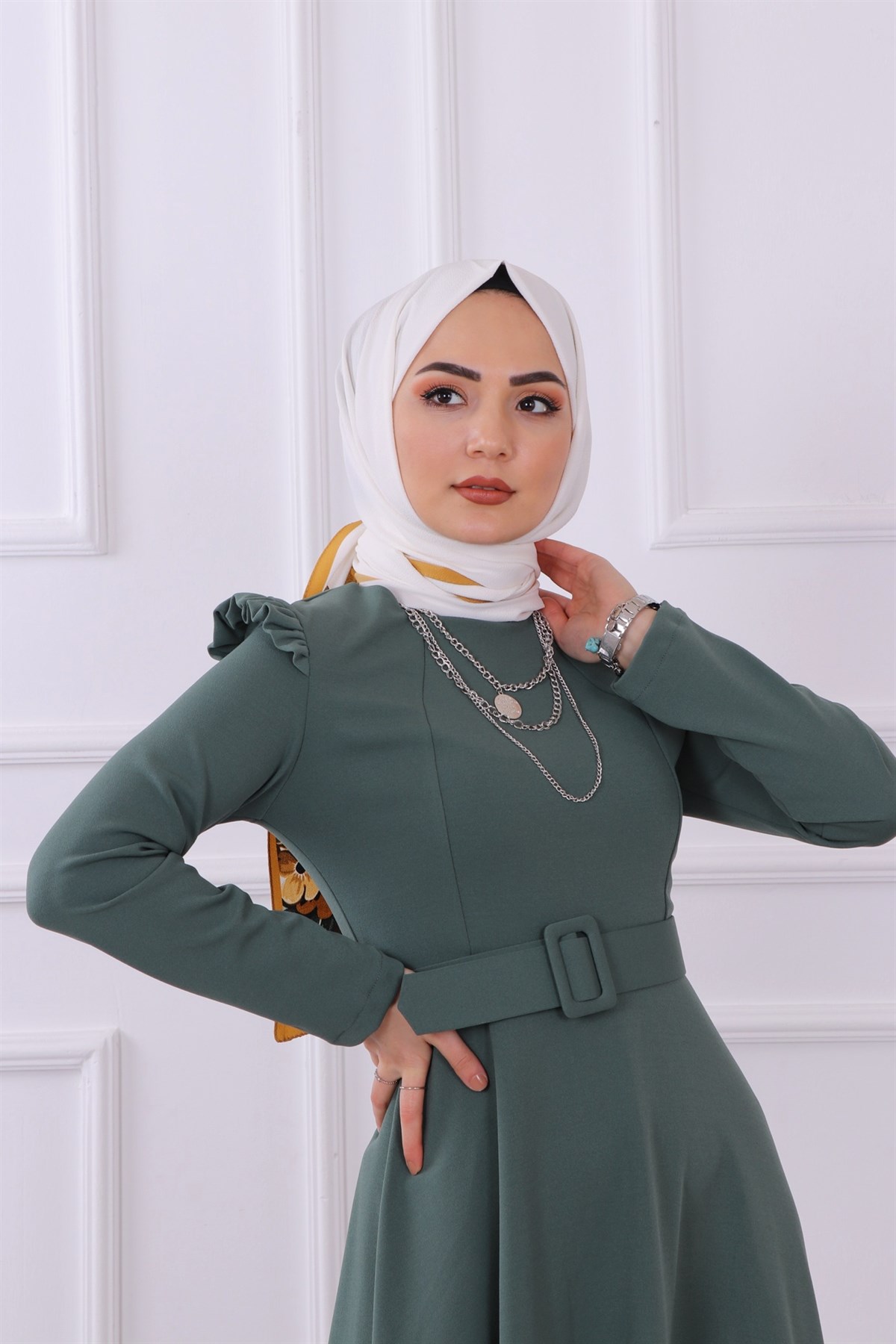Omuzu Fırfırlı Kemerli Elbise Yeşil