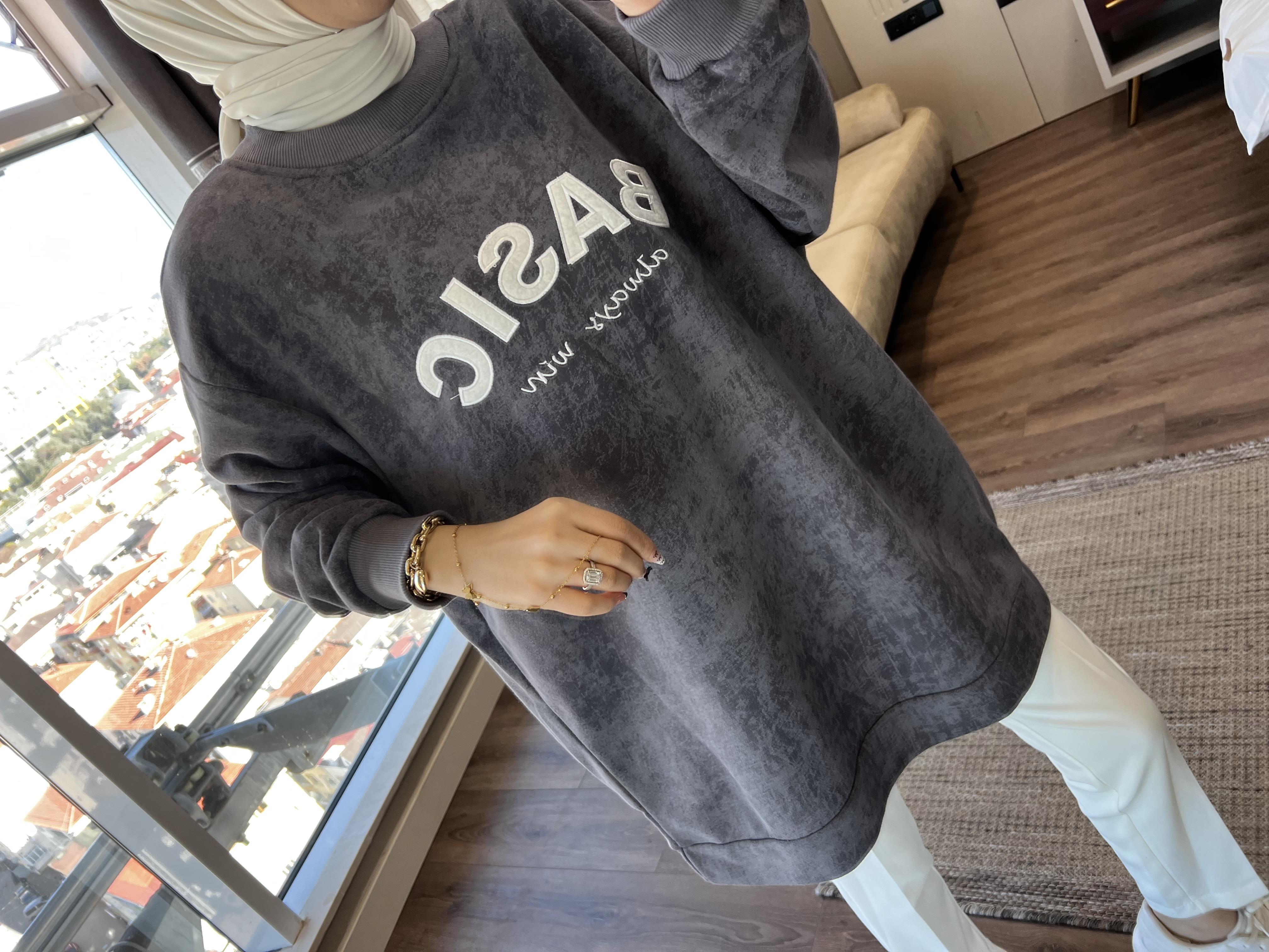 Önü Basıc Yazılı Sweat Gri