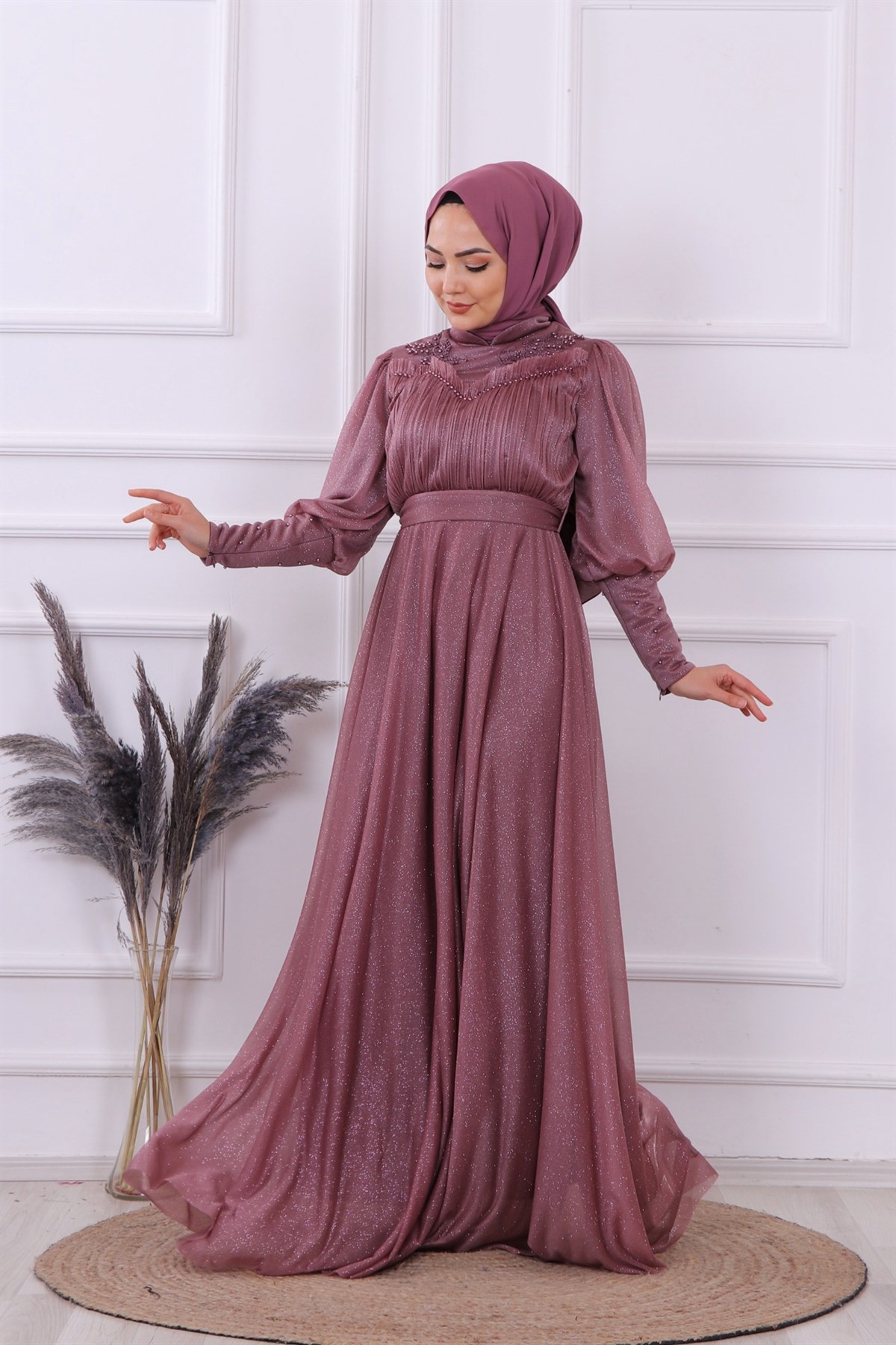 Önü Dantel Ve Drape Detaylı Simli Elbise