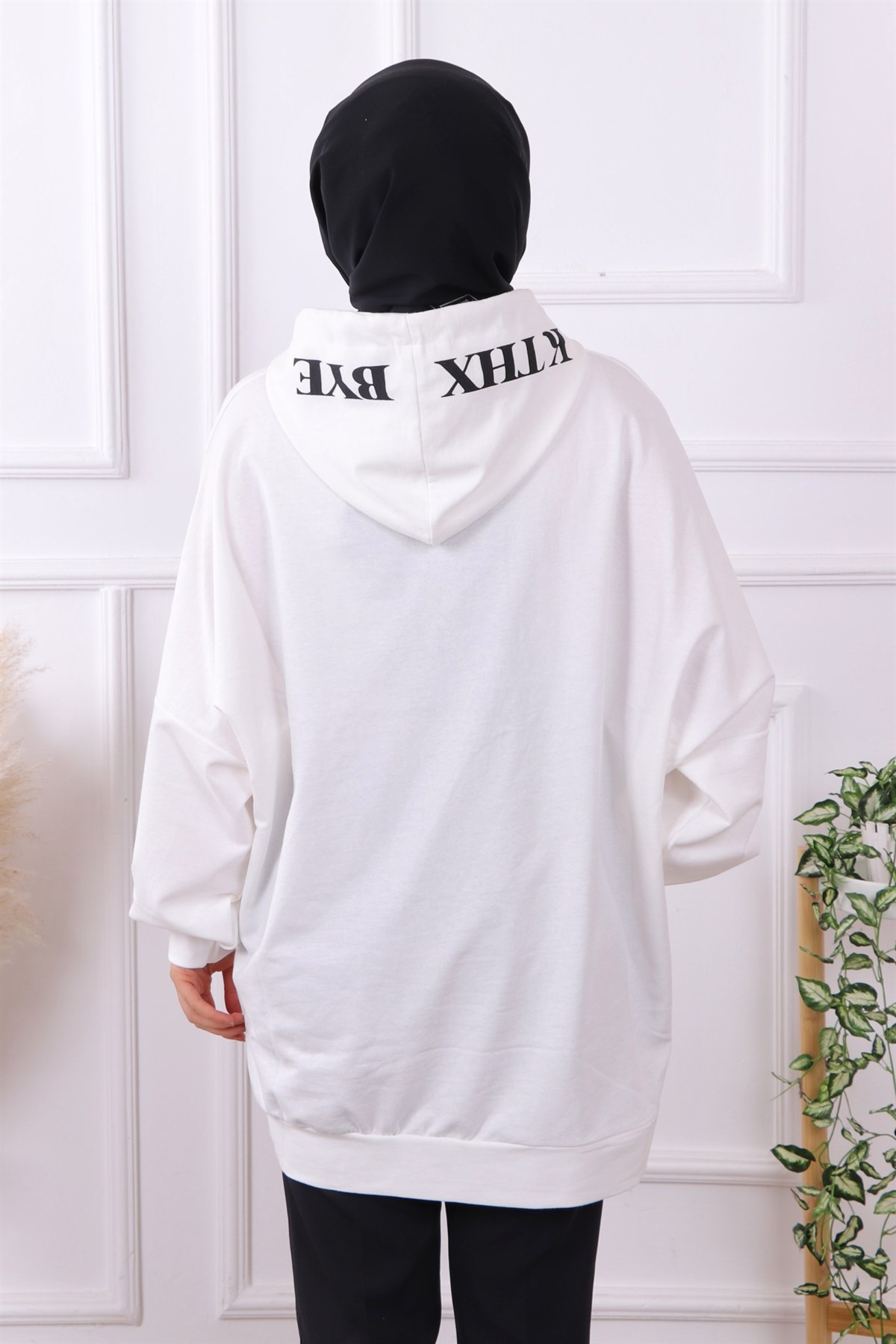 Önü Stop Yazılı Sweat Beyaz