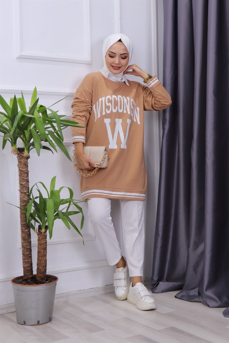 Önü Wısconsın Yazılı Sweat Camel