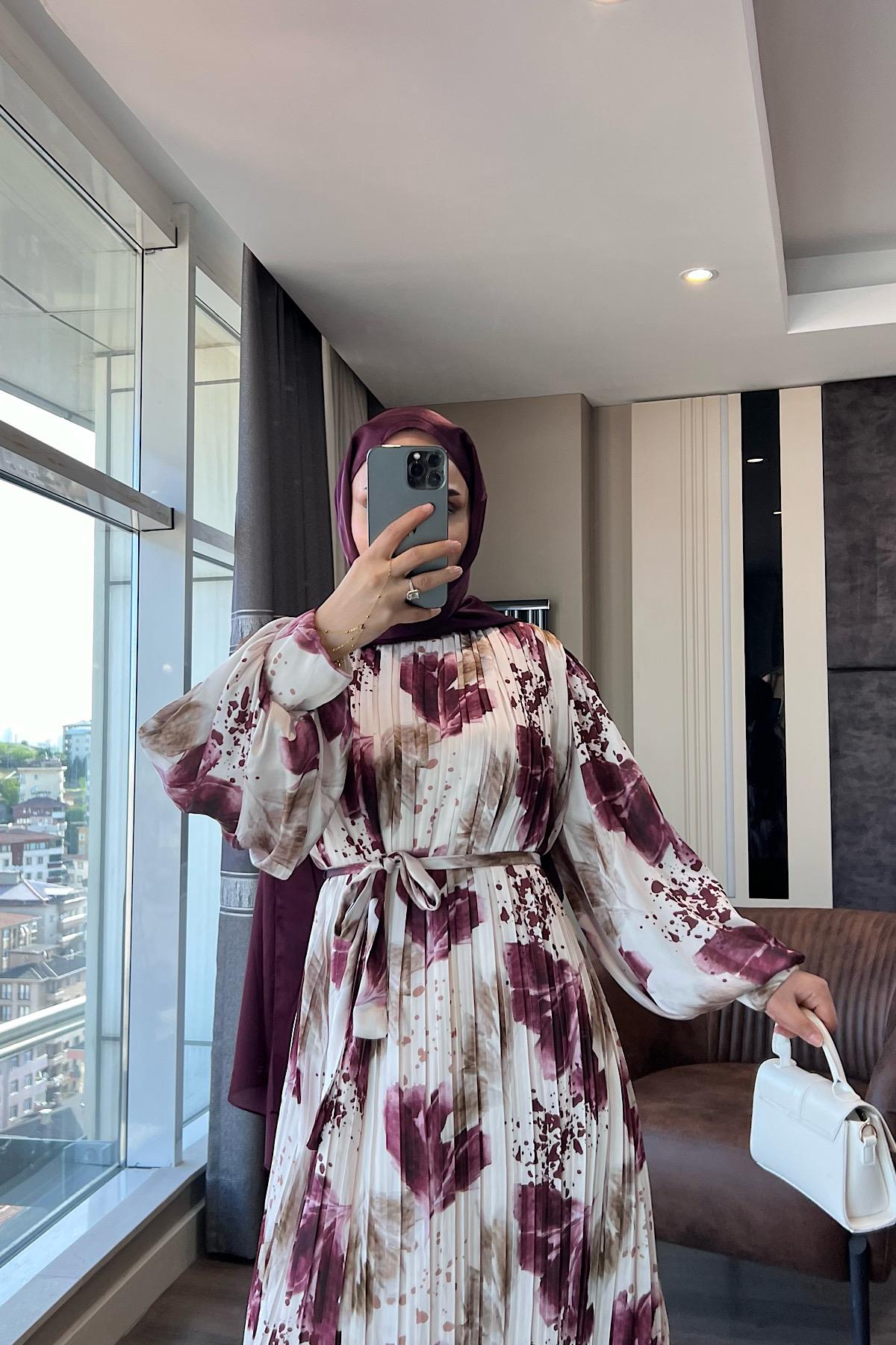 Pileli Desenli Saten Elbise Vişne Çürüğü -Beyaz