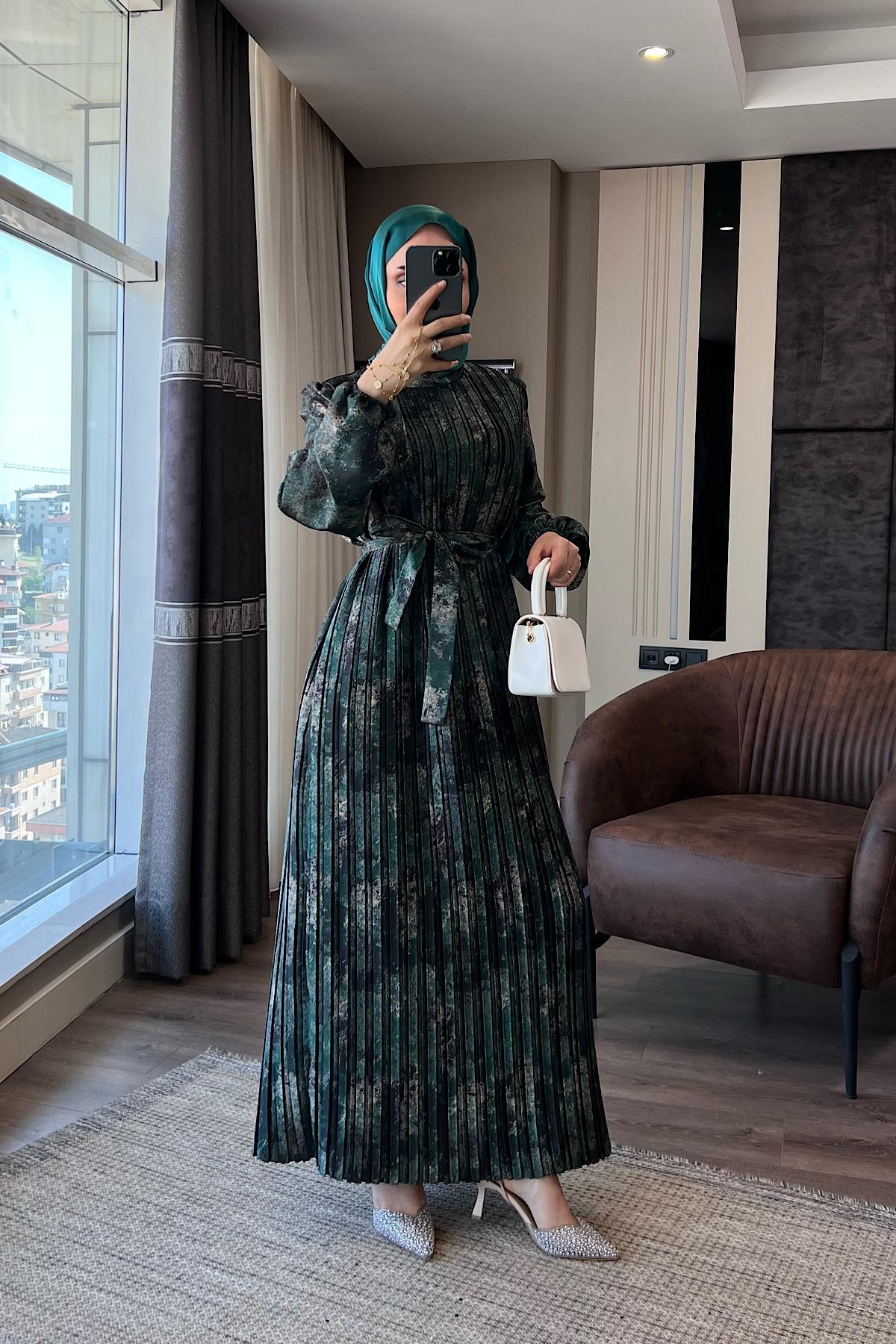 Pileli Desenli Saten Elbise Yeşil