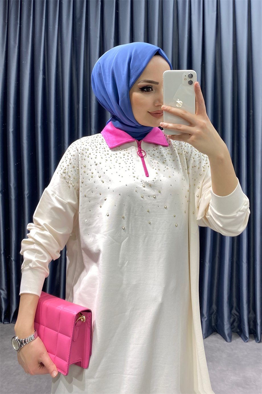 Polo Yaka Üzeri Taşlı Sweat Krem-Fuşya