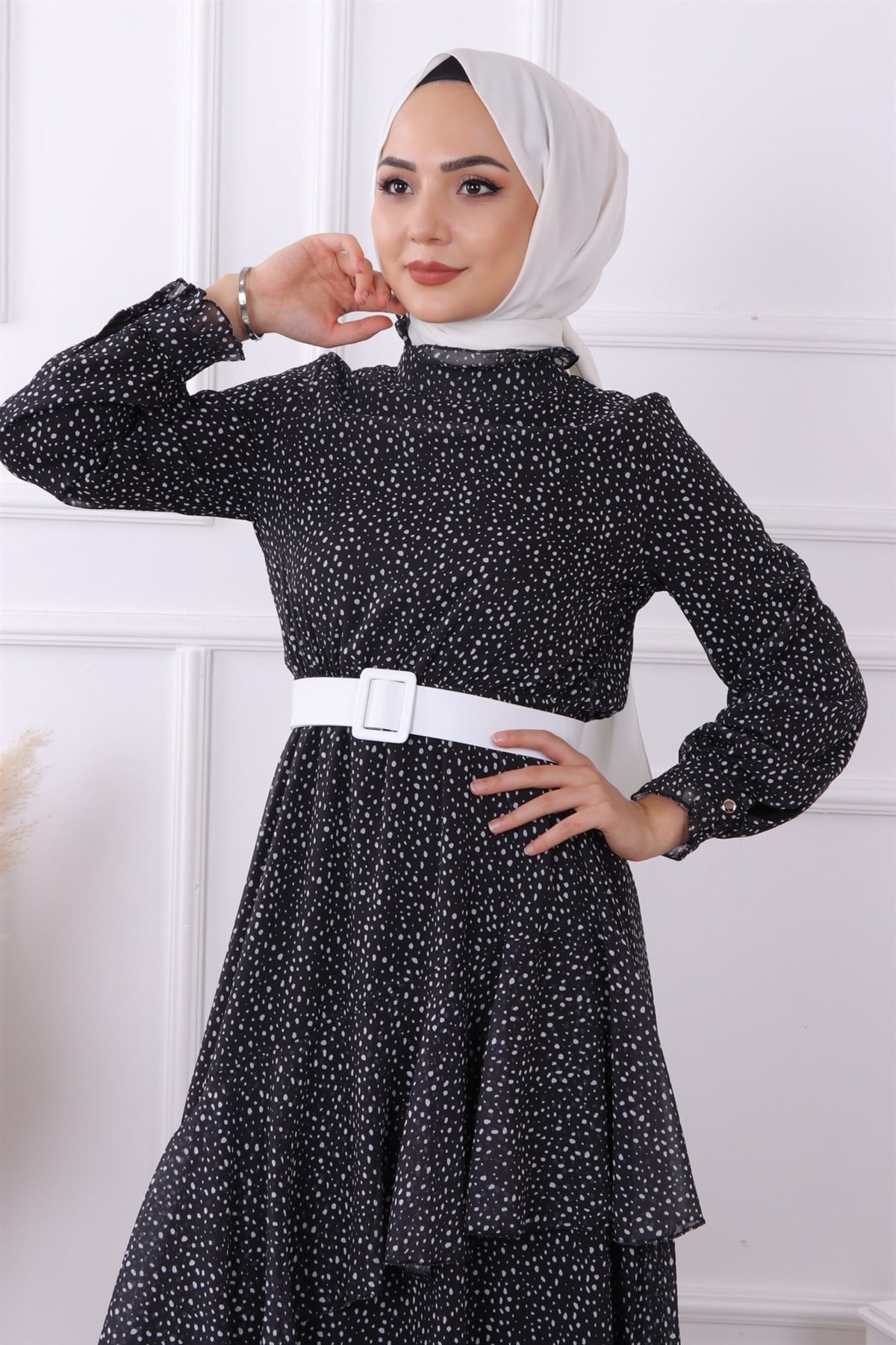 Siyah Puantiyeli Geometrik Model Elbise
