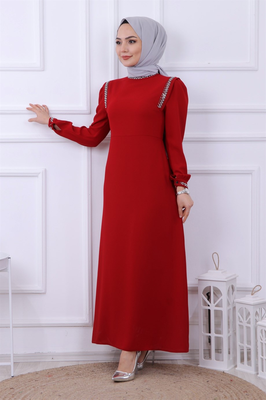 Taş Detaylı Elbise
