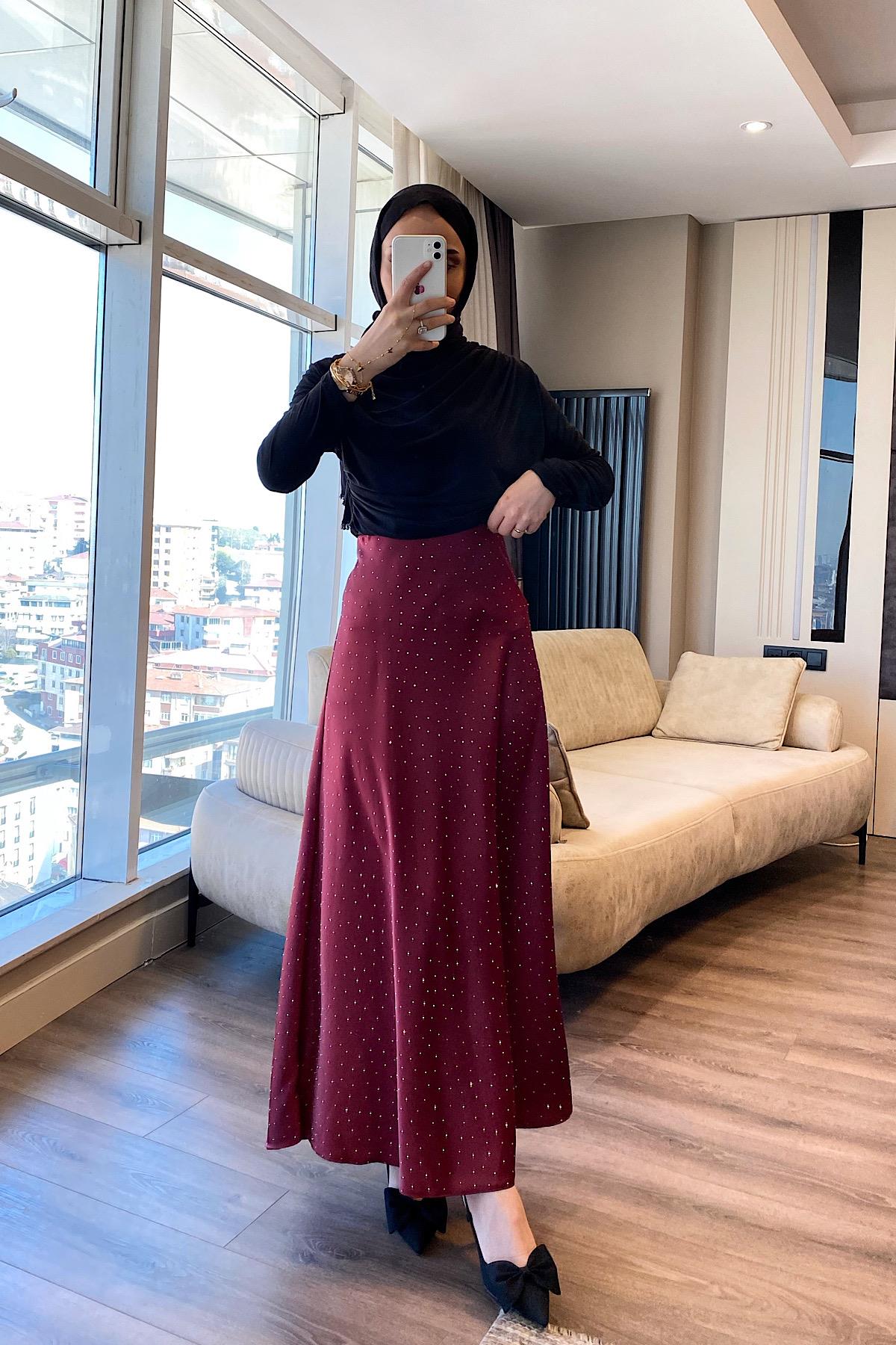 Üzeri Taşlı Saten Etek Bordo