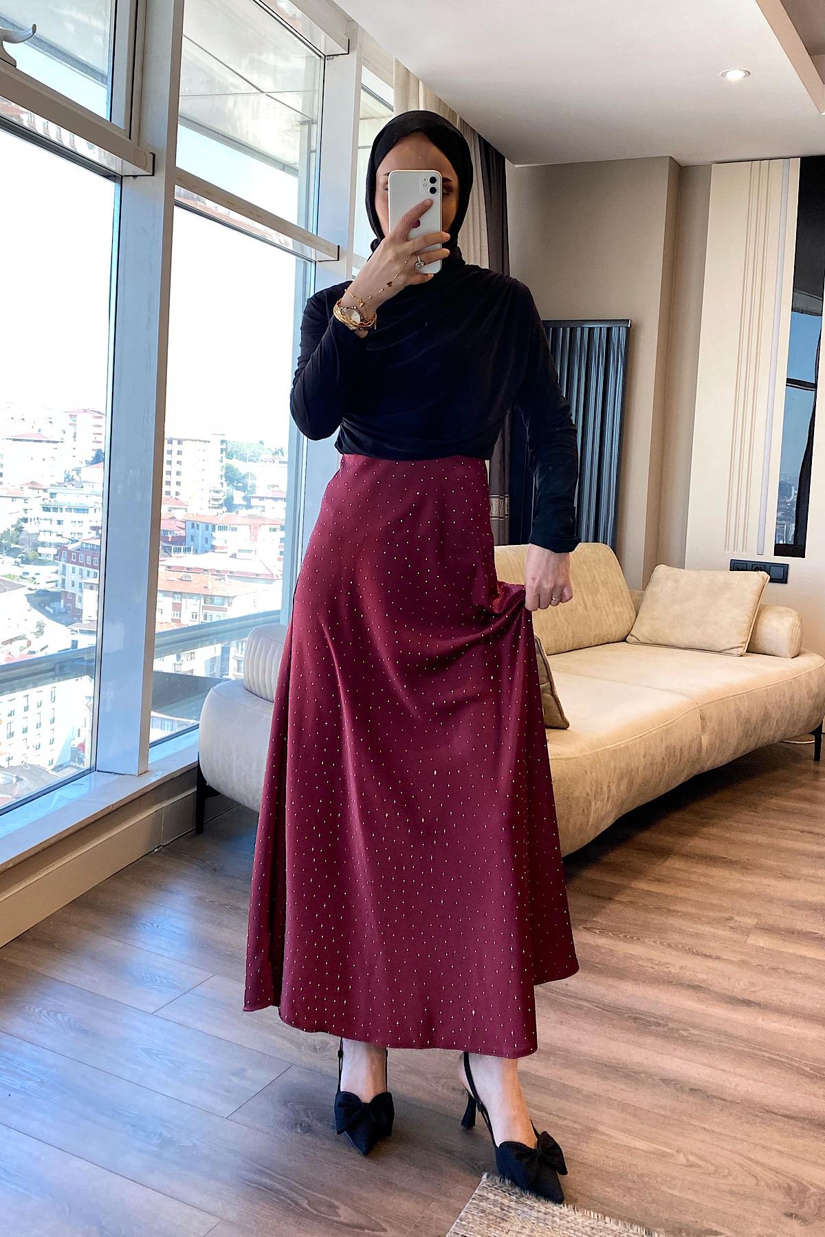 Üzeri Taşlı Saten Etek Bordo