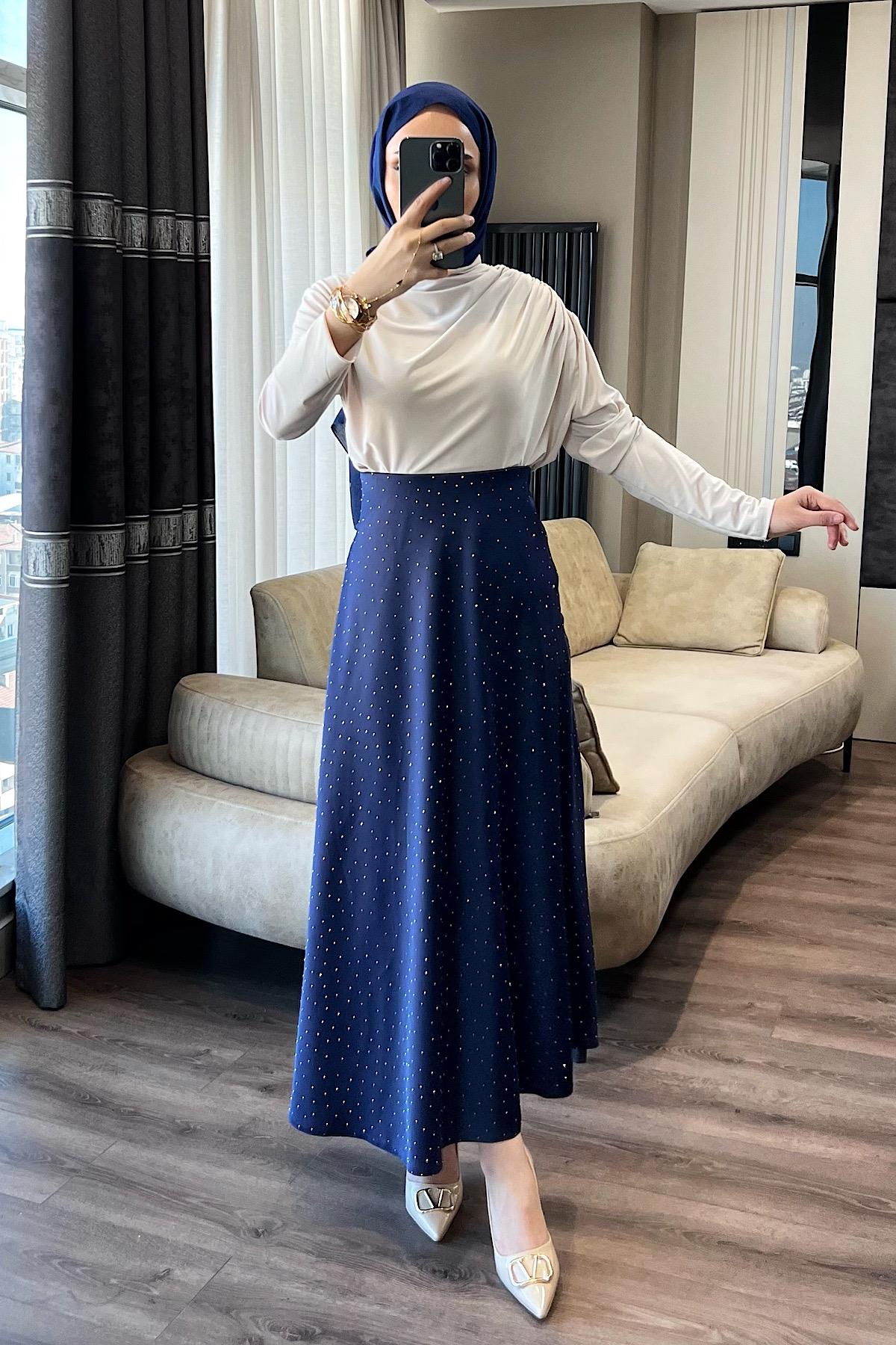 Üzeri Taşlı Saten Etek Lacivert 