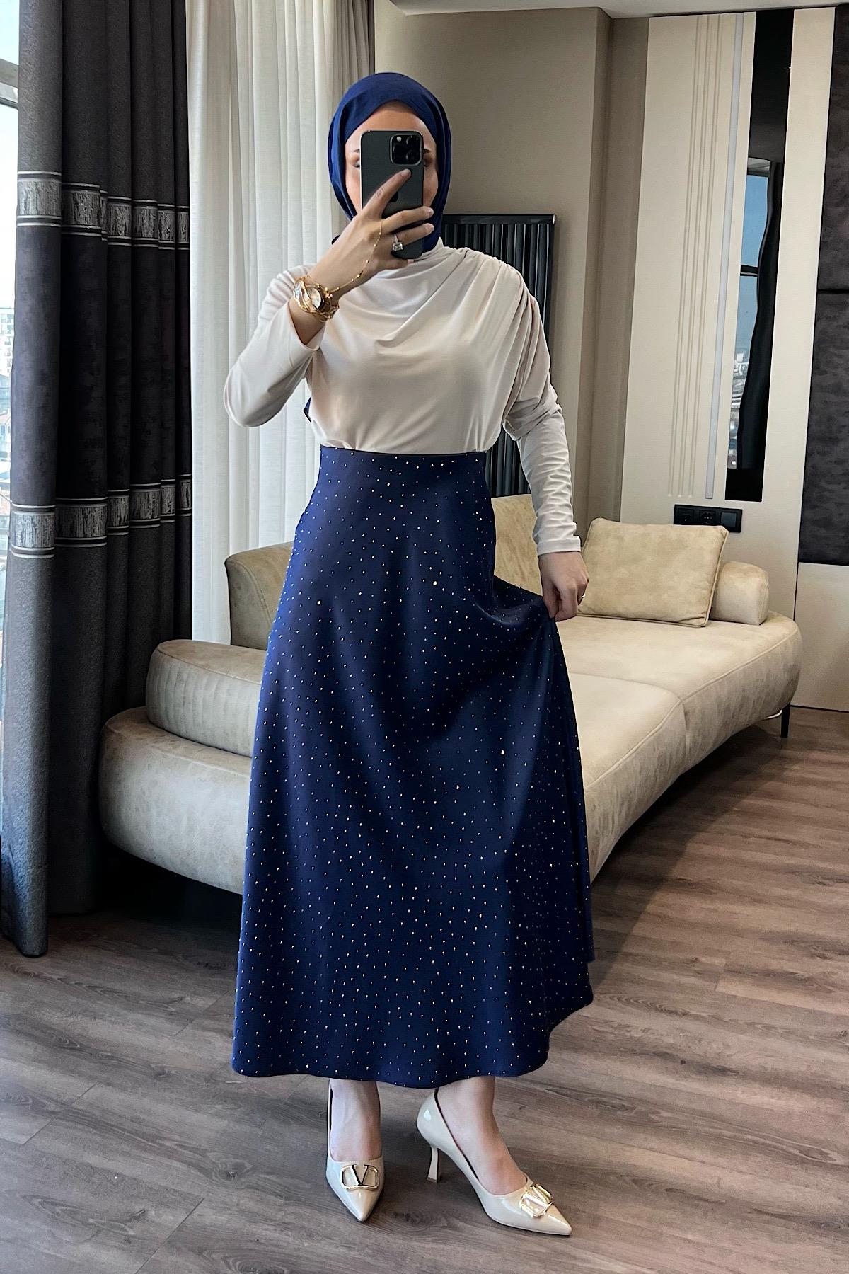 Üzeri Taşlı Saten Etek Lacivert 