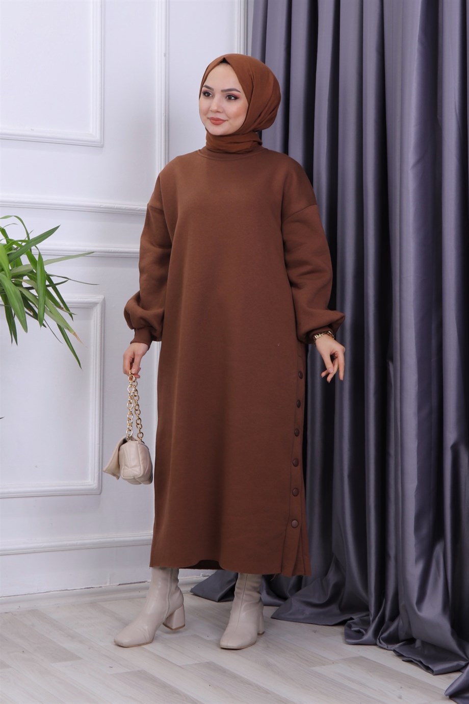 Yanı Çıtçıtlı Elbise Kahverengi