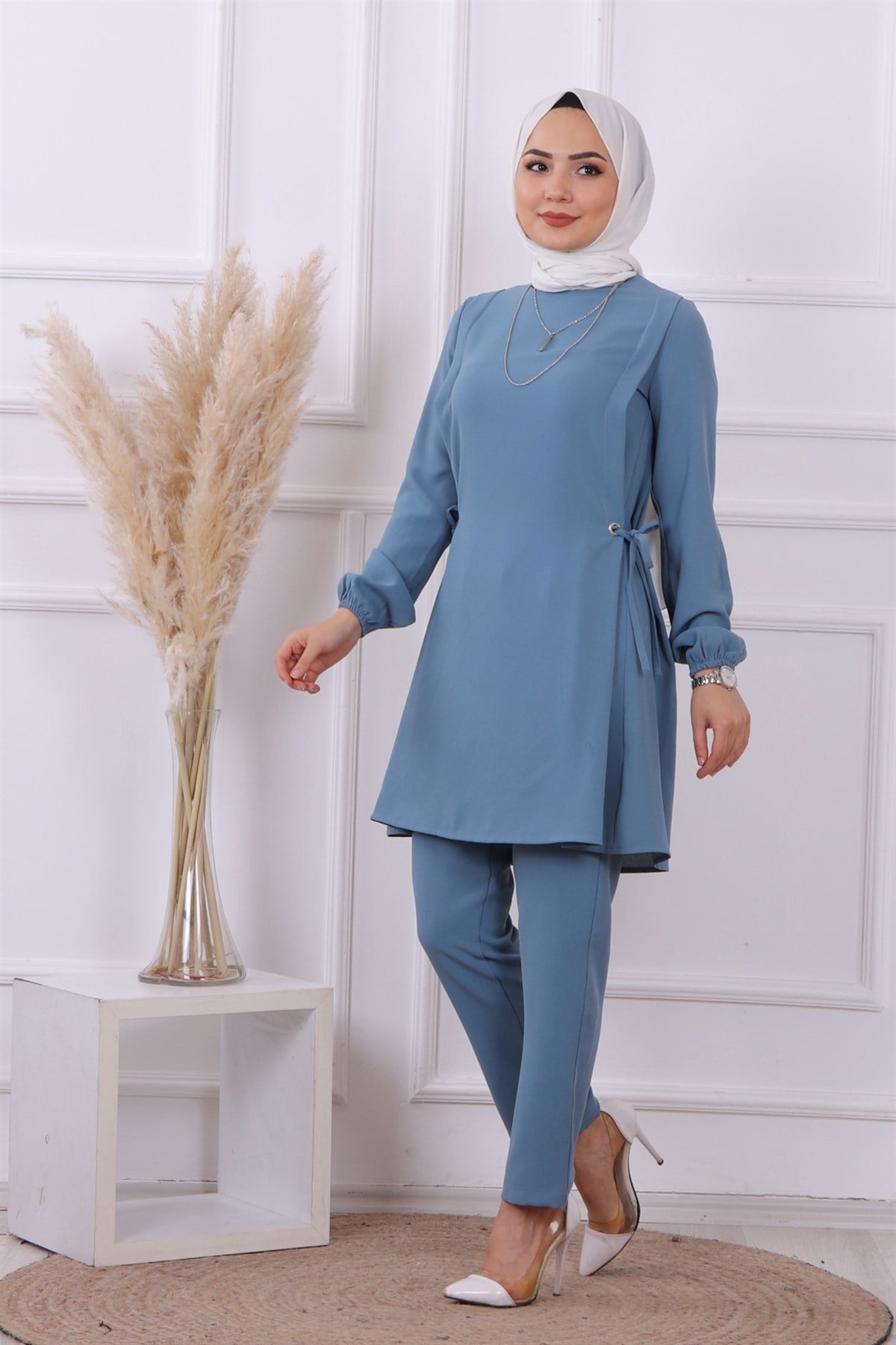 Yanları Bağcıklı Takım 