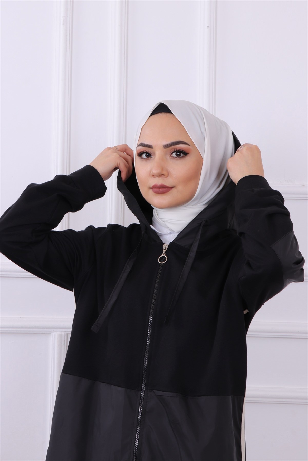Yanları Çizgili Fermuarlı Kap