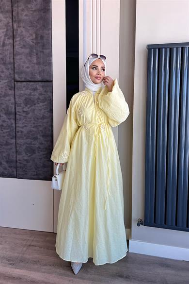 Çiçek Aksesuarlı Müslin Elbise Sarı