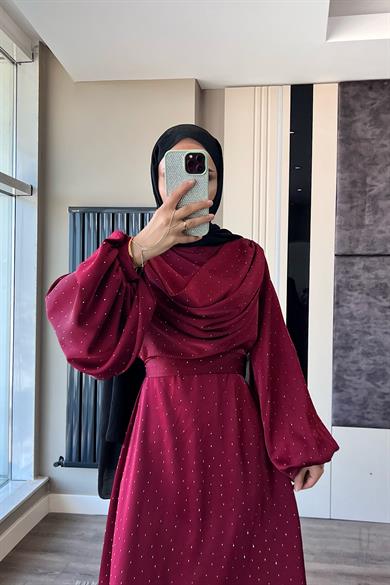 Degaje Yaka Taşlı Saten Elbise Bordo