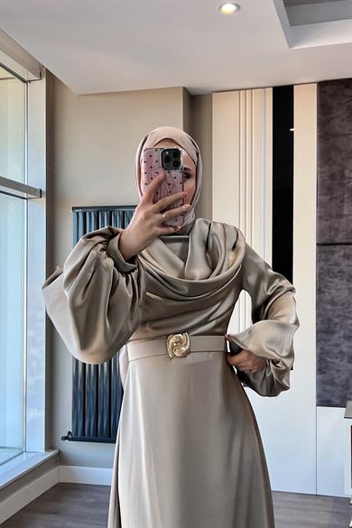 Kemerli Kuyruklu Saten Elbise Vizon