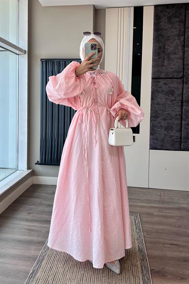 Çiçek Aksesuarlı Müslin Elbise Pembe