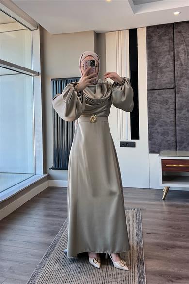 Kemerli Kuyruklu Saten Elbise Vizon