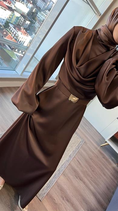 Kemerli Kuyruklu Saten Elbise