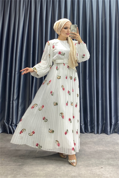 Altı Piliseli Şifon Elbise Beyaz