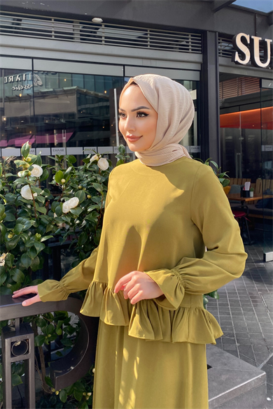 Bluzu Fırfır Detaylı Etekli Takım Yağ Yeşili