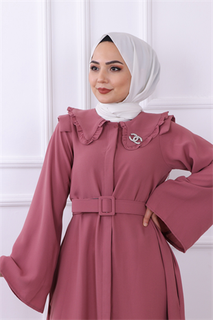 Bronş Detaylı Elbise 