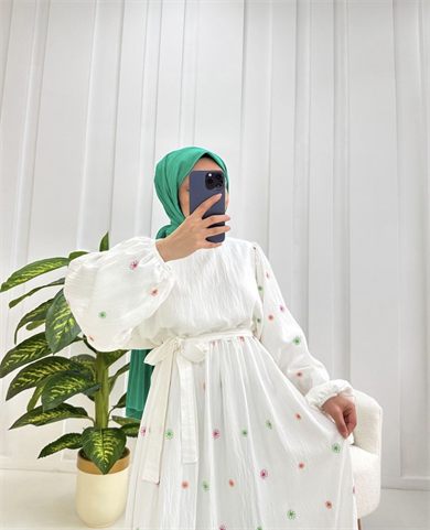 Çiçek Nakışlı  Elbise