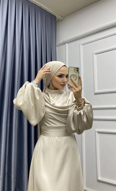 Degaje Yaka Saten Elbise Krem