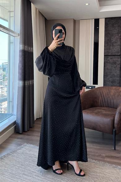 Degaje Yaka Taşlı Saten Elbise Siyah