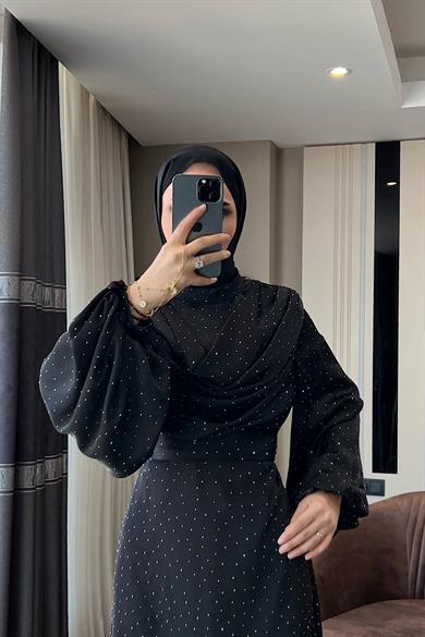 Degaje Yaka Taşlı Saten Elbise Siyah