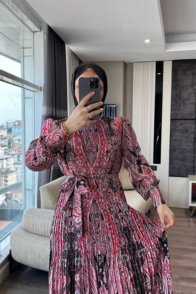 Dijital Baskılı Pileli Saten Elbise Kırmızı-Siyah