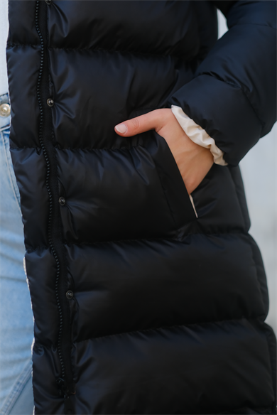 İçi Krem Detaylı Şişme Mont