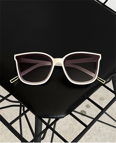 Jasmin Gözlük Krem