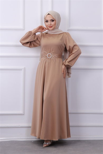 Kemeri Tüylü Saten Elbise 